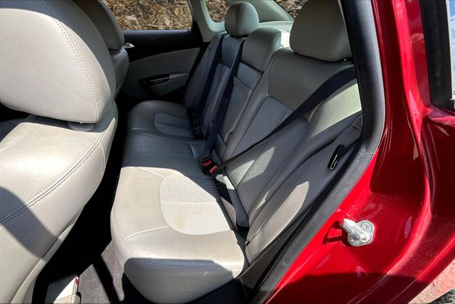 Vehicle image 9 of 31