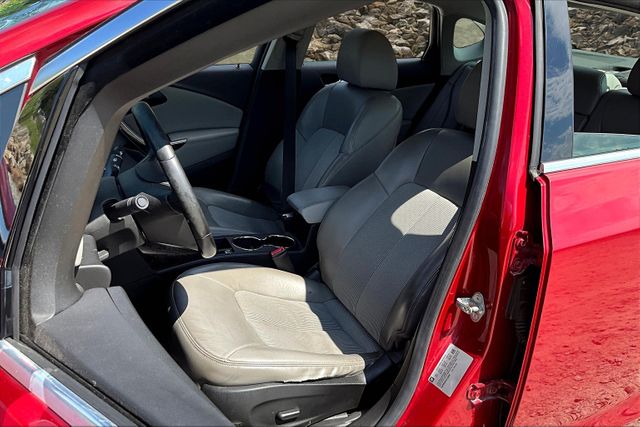 Vehicle image 11 of 31