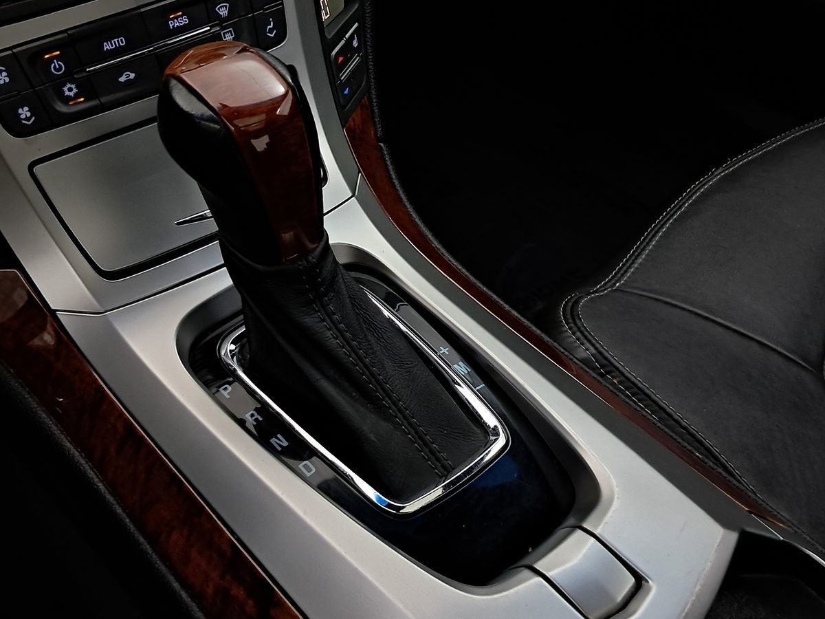 Vehicle image 12 of 31