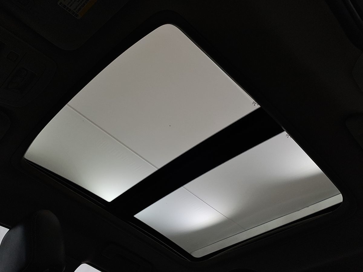 Vehicle image 19 of 31