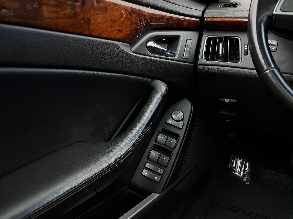 Vehicle image 20 of 31