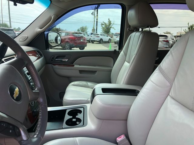 2012 Chevrolet Avalanche LT Image 18 of 30