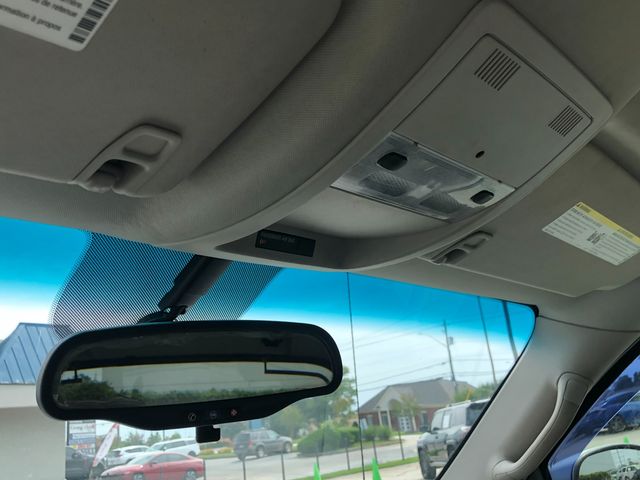 2012 Chevrolet Avalanche LT Image 25 of 30