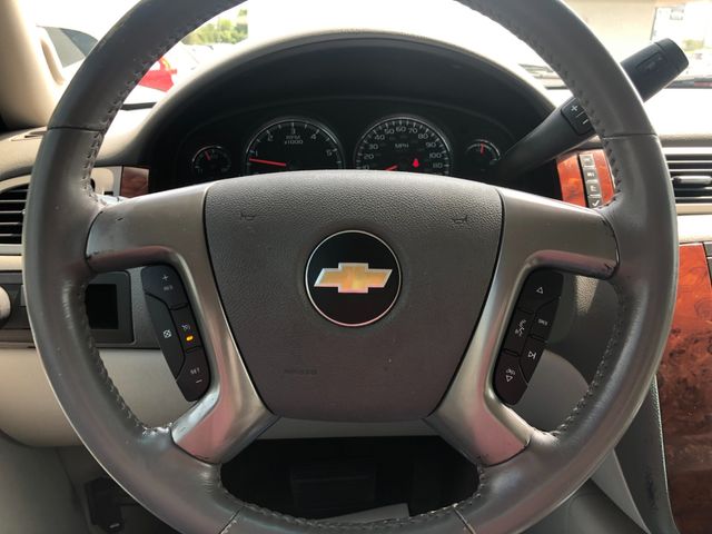 2012 Chevrolet Avalanche LT Image 20 of 30