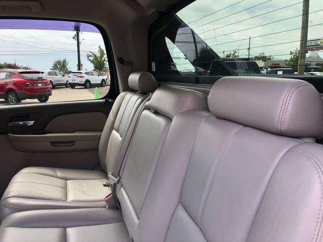 2012 Chevrolet Avalanche LT Image 15 of 30