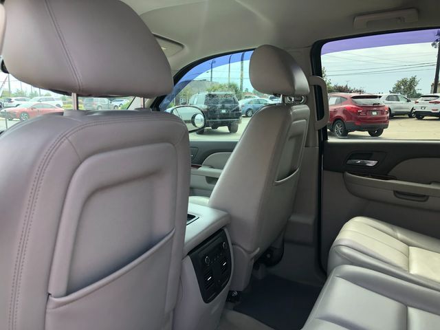 2012 Chevrolet Avalanche LT Image 16 of 30
