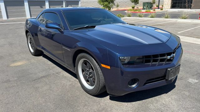 2012 Chevrolet Camaro 2LS Image 3 of 13