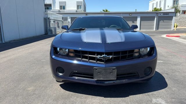 2012 Chevrolet Camaro 2LS Image 2 of 13