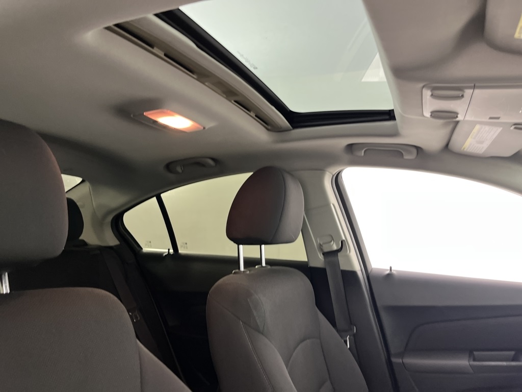 2012 Chevrolet Cruze LT 1LT Image 12 of 30