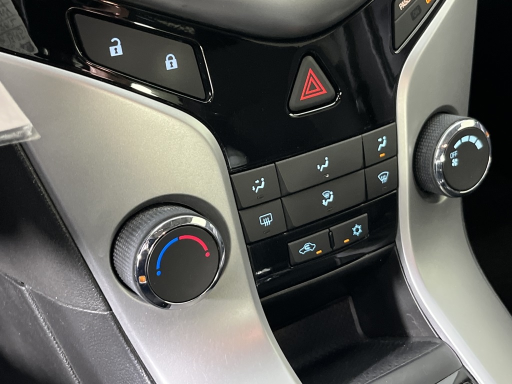 2012 Chevrolet Cruze LT 1LT Image 19 of 30