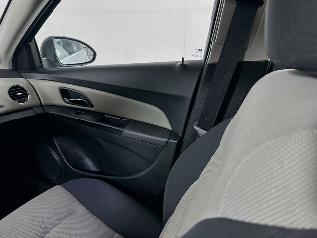 2012 Chevrolet Cruze LS Image 15 of 28