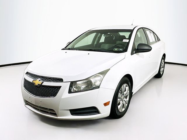 2012 Chevrolet Cruze LS Image 1 of 28