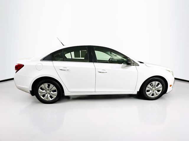 2012 Chevrolet Cruze LS Image 4 of 28