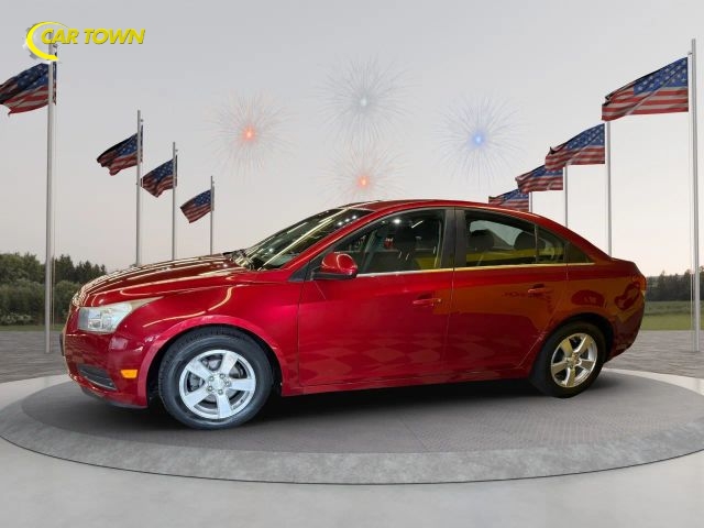 2012 Chevrolet Cruze LT 1LT Image 2 of 30