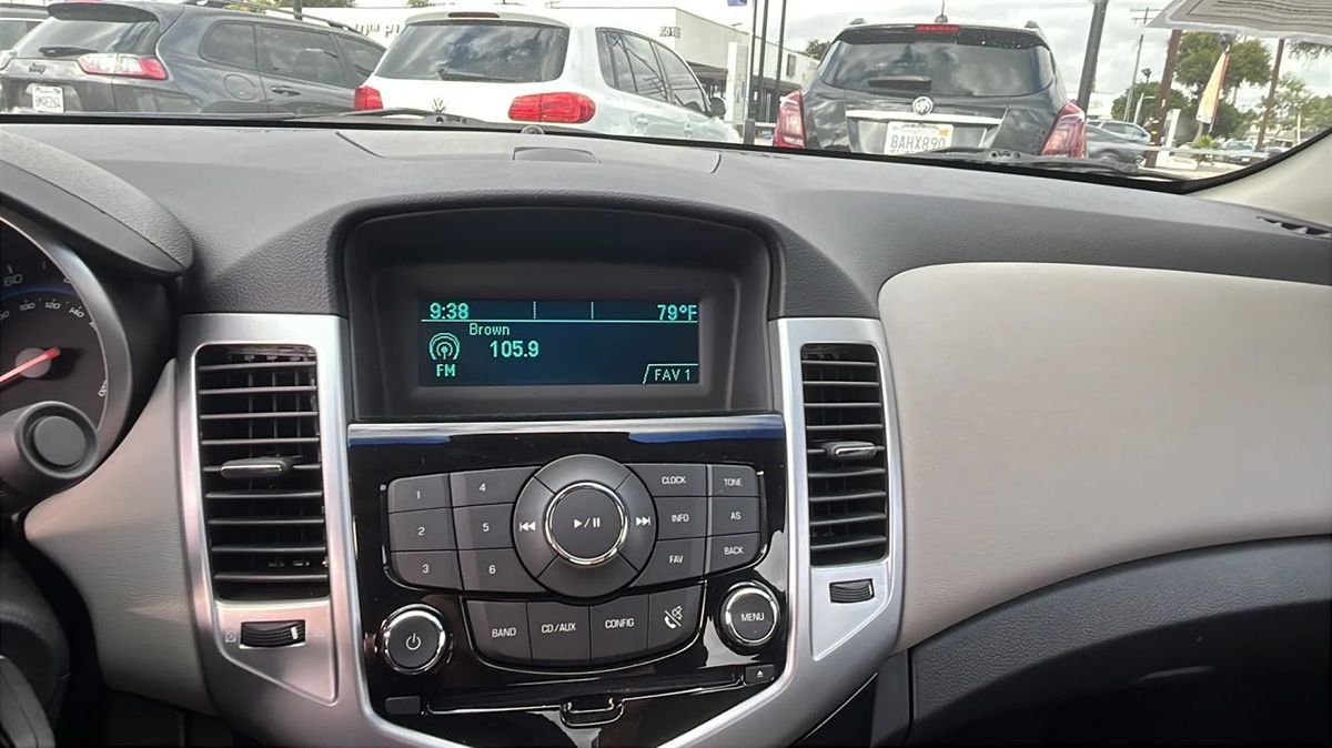 2012 Chevrolet Cruze LT 1LT Image 9 of 9