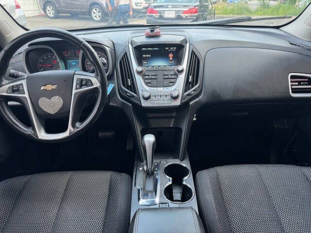 Vehicle image 12 of 17