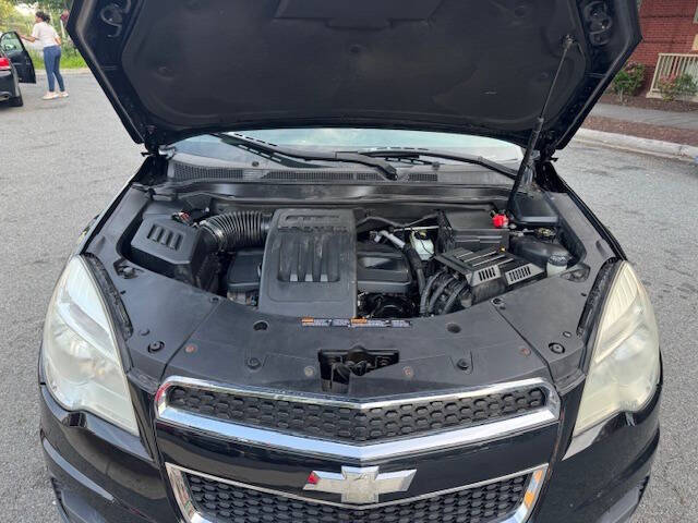 Vehicle image 16 of 17