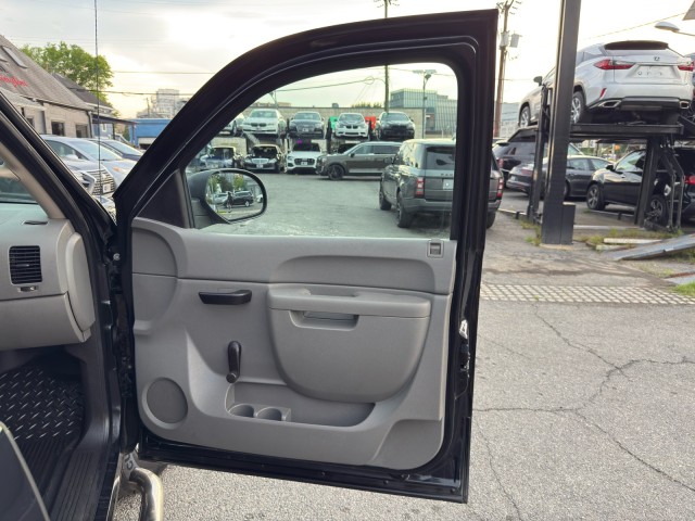 Vehicle image 23 of 37