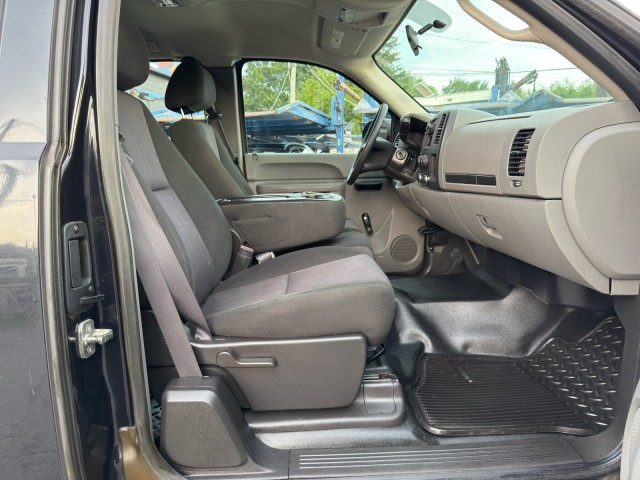 Vehicle image 13 of 37