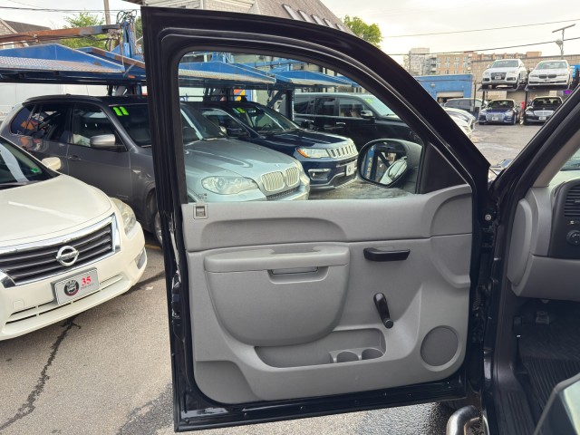Vehicle image 21 of 37