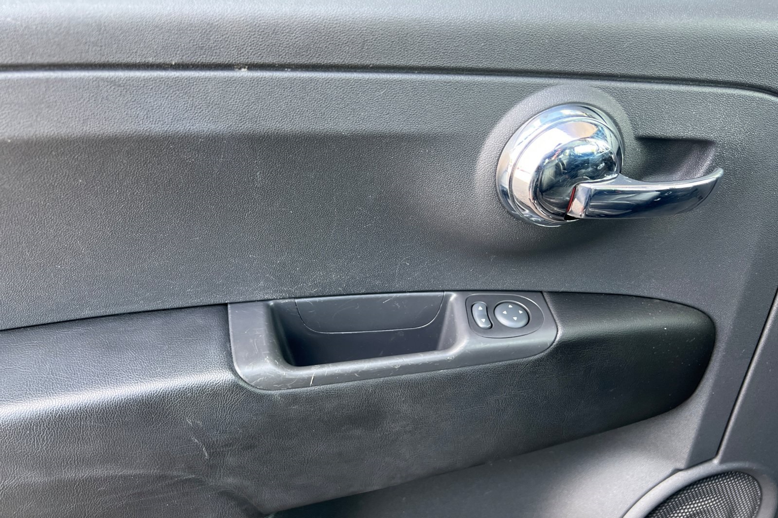 Vehicle image 21 of 26