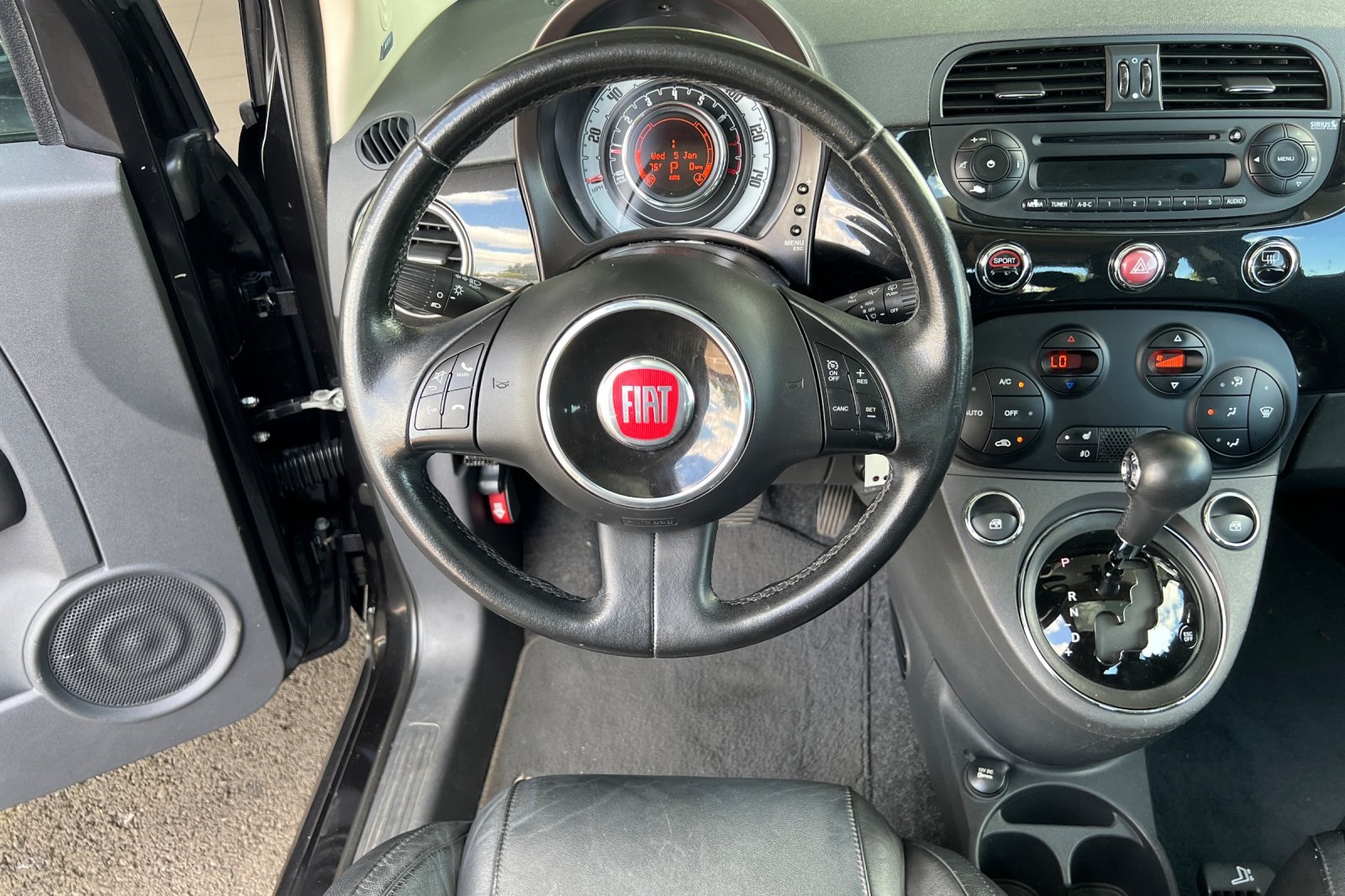 Vehicle image 14 of 26