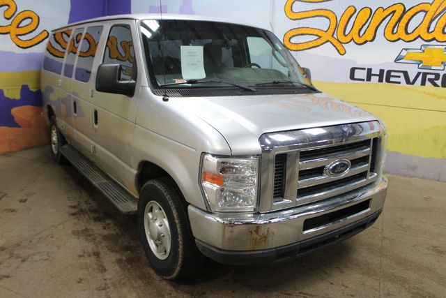 2012 Ford Econoline XLT Image 3 of 19