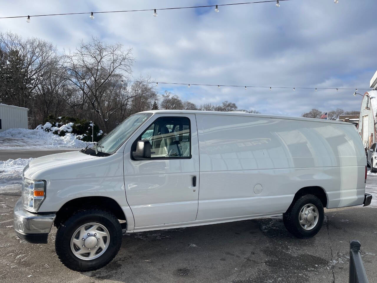 2012 Ford Econoline Cargo Van Image 3 of 42