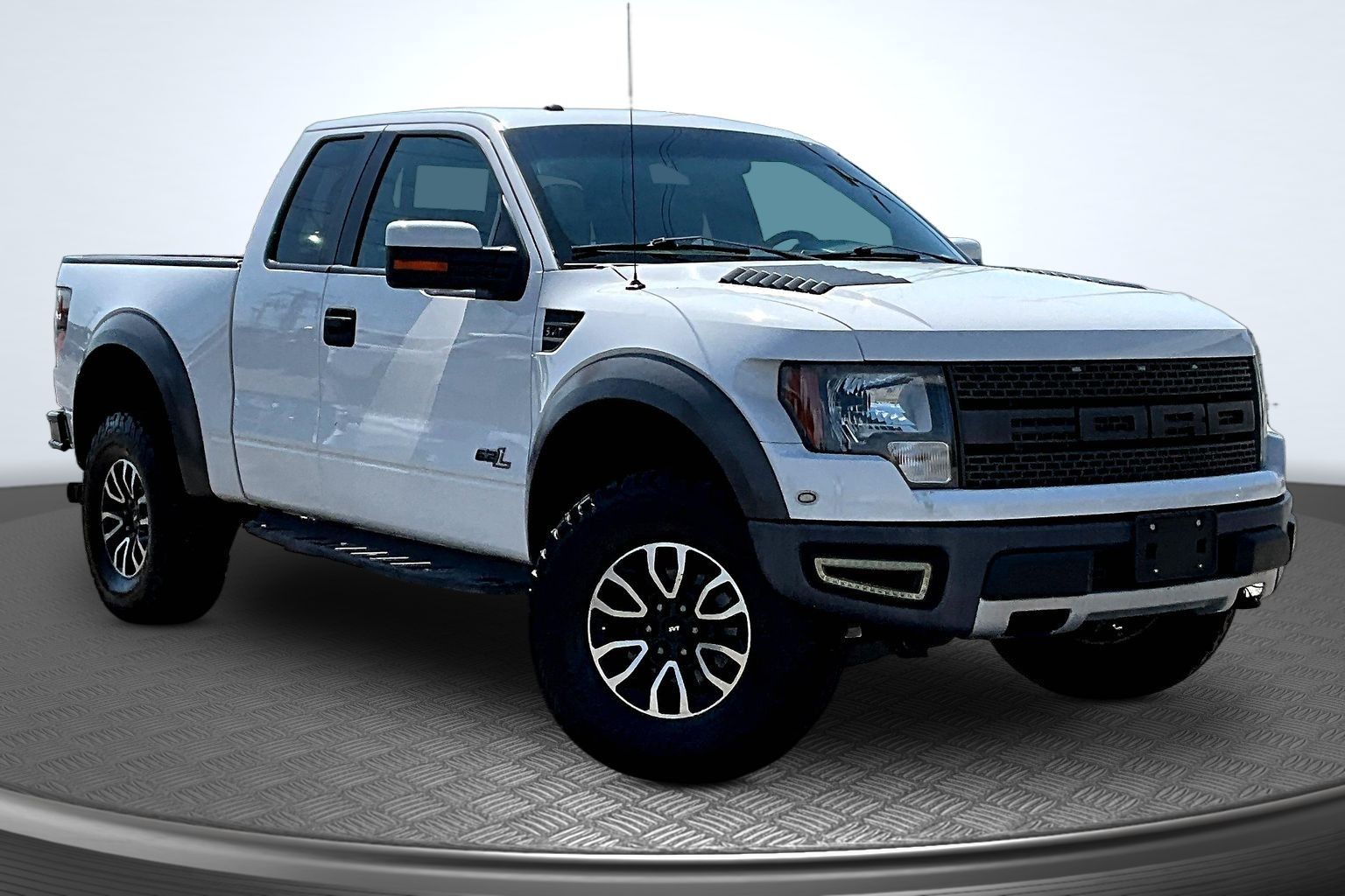 2012 Ford F-150 SVT Raptor Image 2 of 30