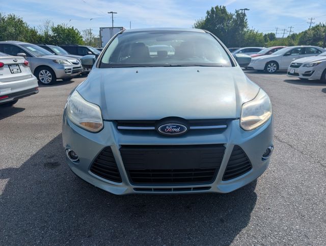2012 Ford Focus SE Image 2 of 27