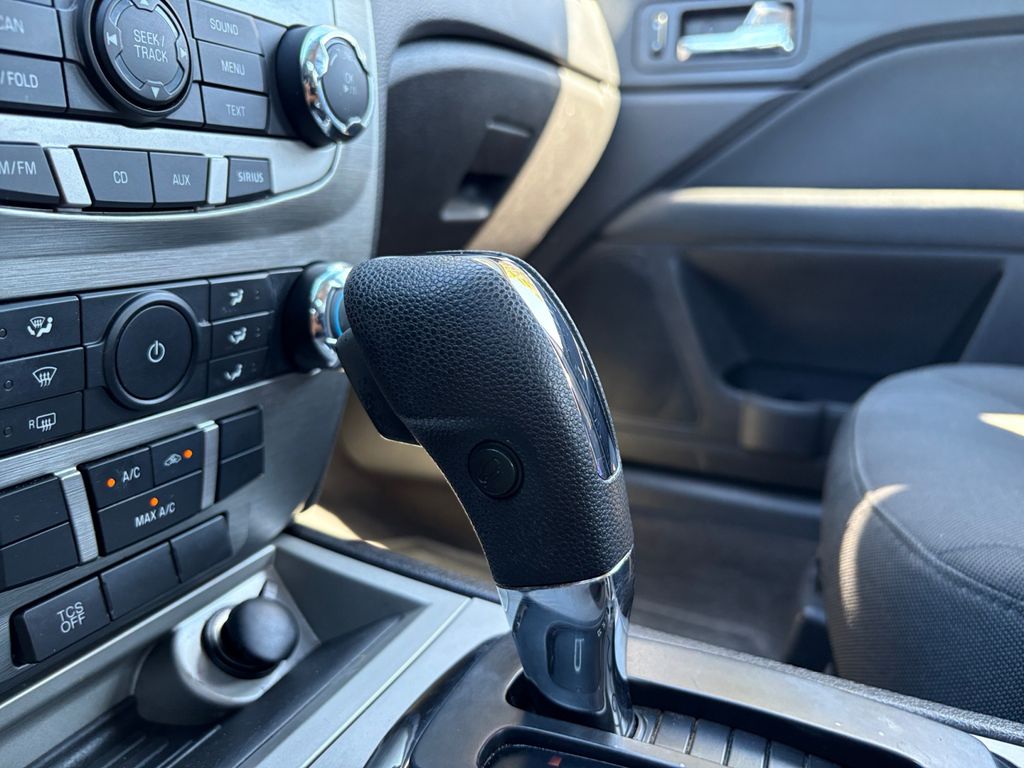 2012 Ford Fusion SE Image 17 of 25