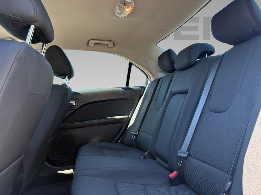 2012 Ford Fusion SE Image 10 of 25