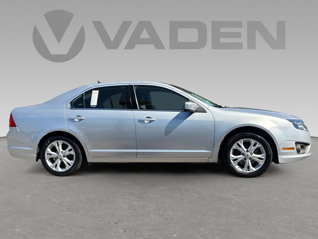 2012 Ford Fusion SE Image 4 of 25