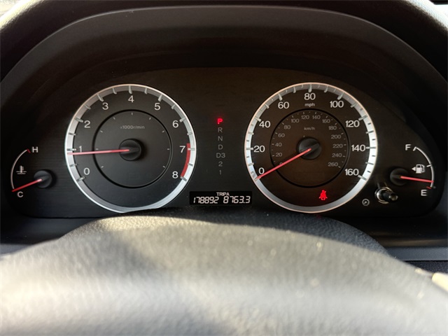 Vehicle image 18 of 23