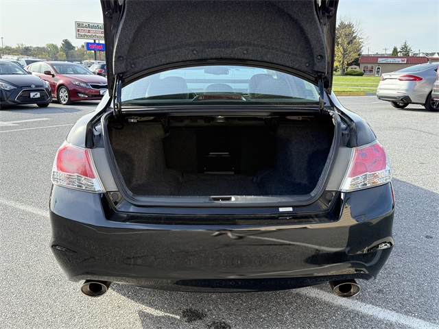 Vehicle image 10 of 23
