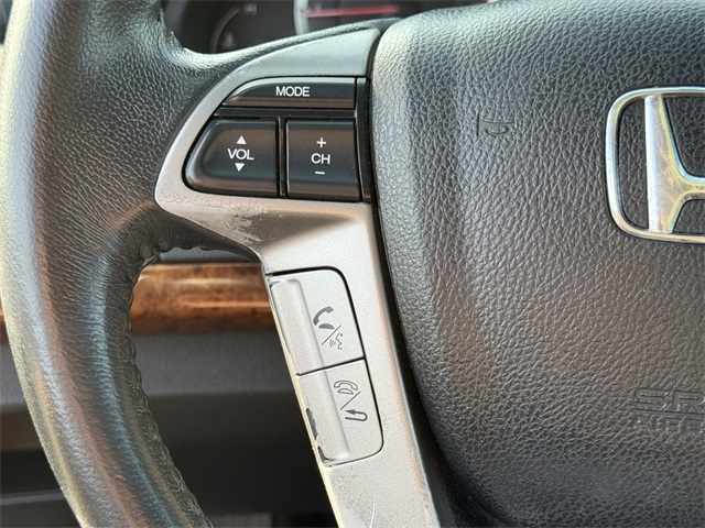 Vehicle image 21 of 23