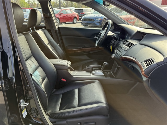 Vehicle image 12 of 23