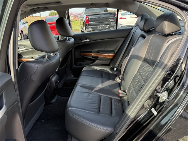 Vehicle image 13 of 23