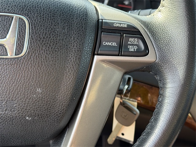 Vehicle image 17 of 23