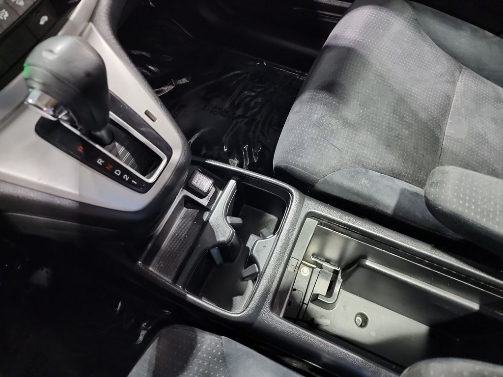 Vehicle image 34 of 52