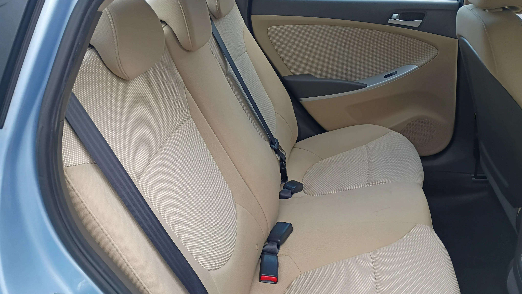 2012 Hyundai Accent GLS Image 16 of 49