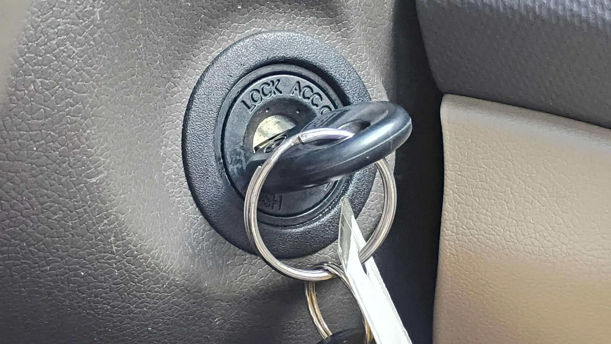 2012 Hyundai Accent GLS Image 32 of 49