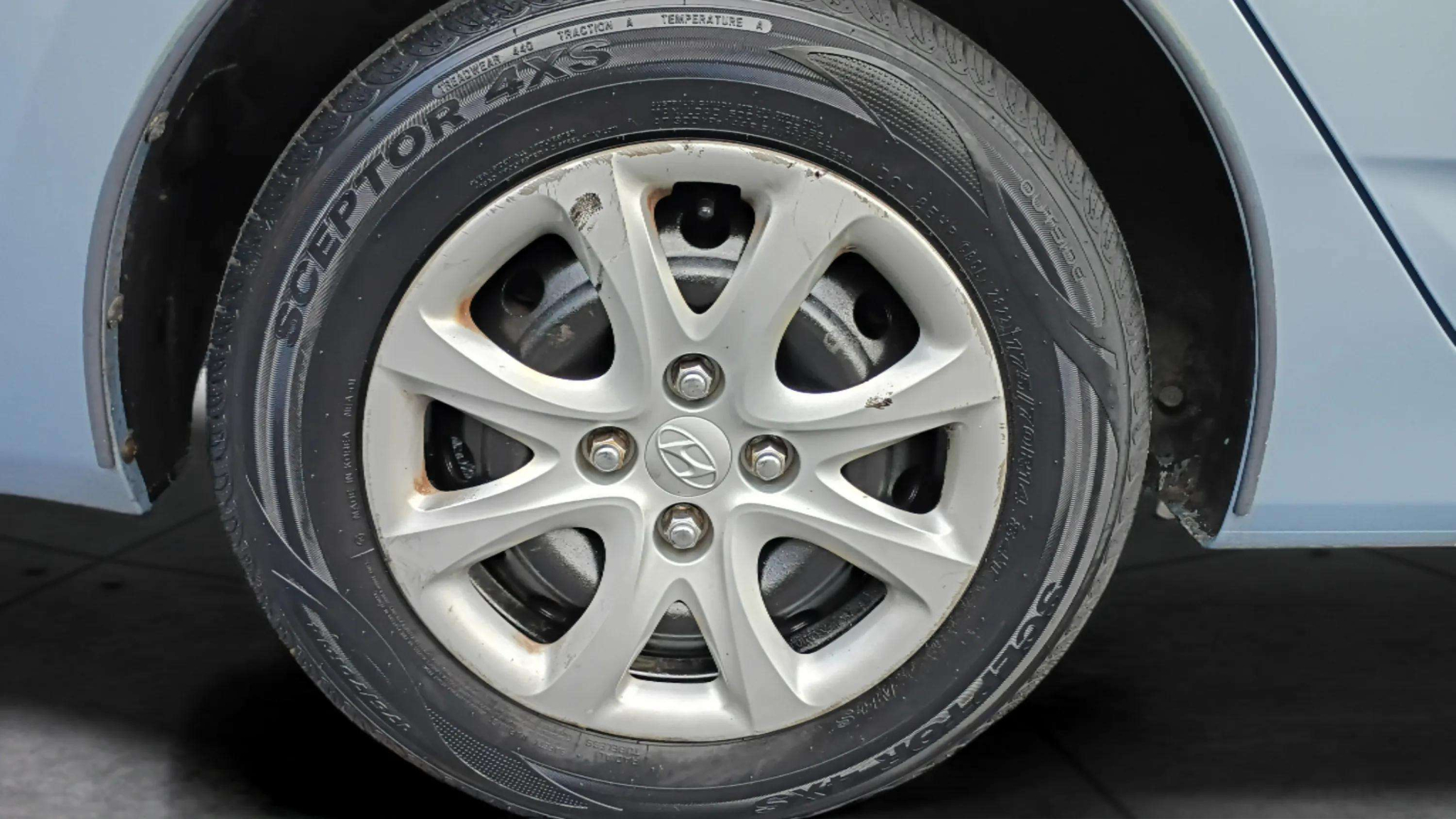 2012 Hyundai Accent GLS Image 10 of 49