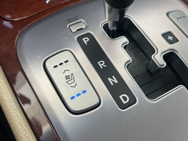 Vehicle image 28 of 31