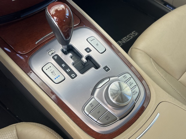Vehicle image 14 of 31