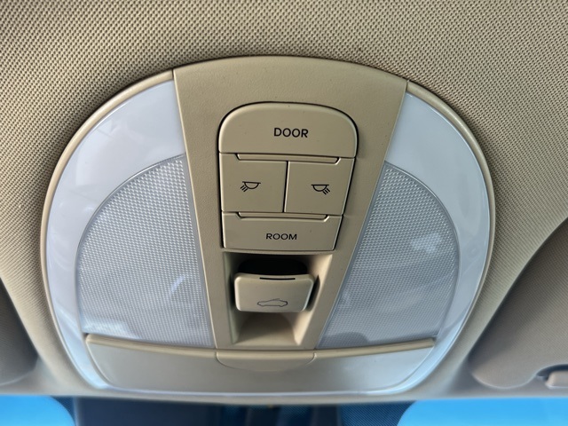Vehicle image 23 of 31