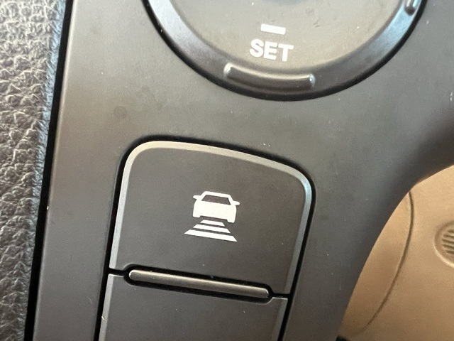 Vehicle image 18 of 31