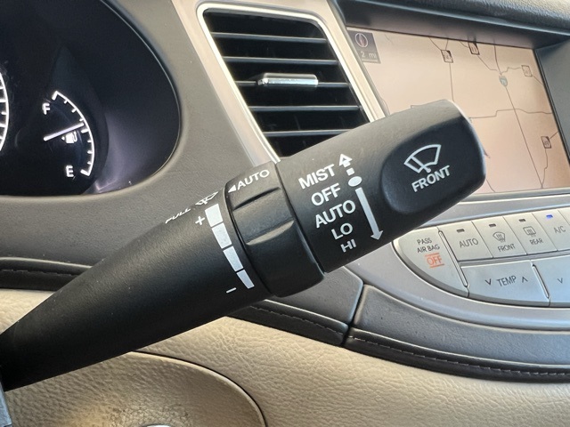 Vehicle image 26 of 31