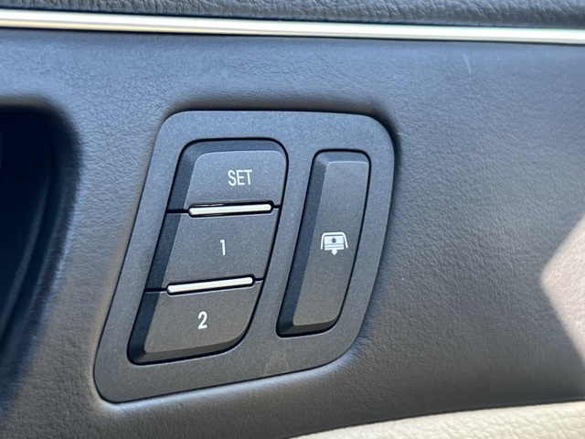 Vehicle image 17 of 31