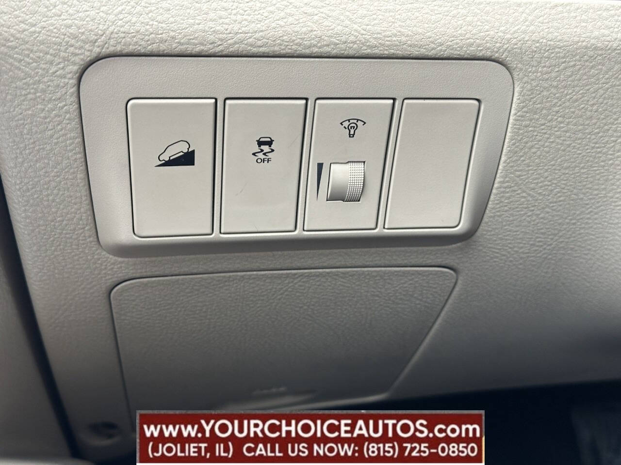 Vehicle image 34 of 43